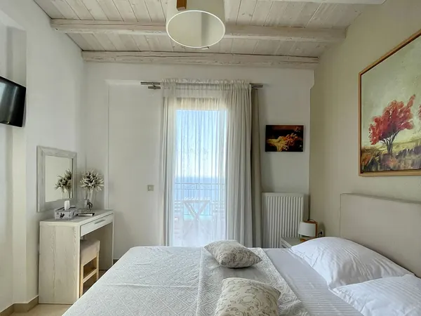 Three bedroom villa with sea view
